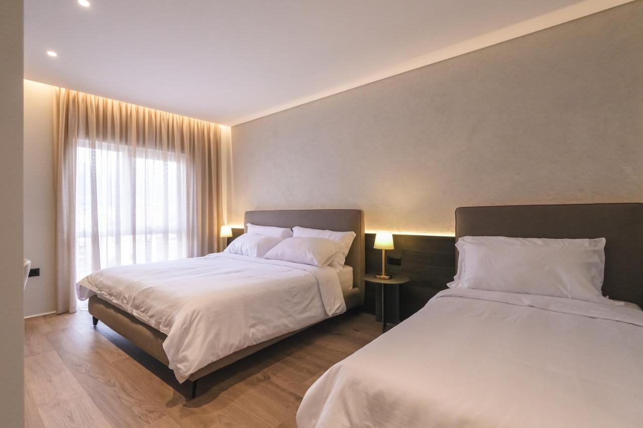 Two Steps Apartments Tirana Bagian luar foto