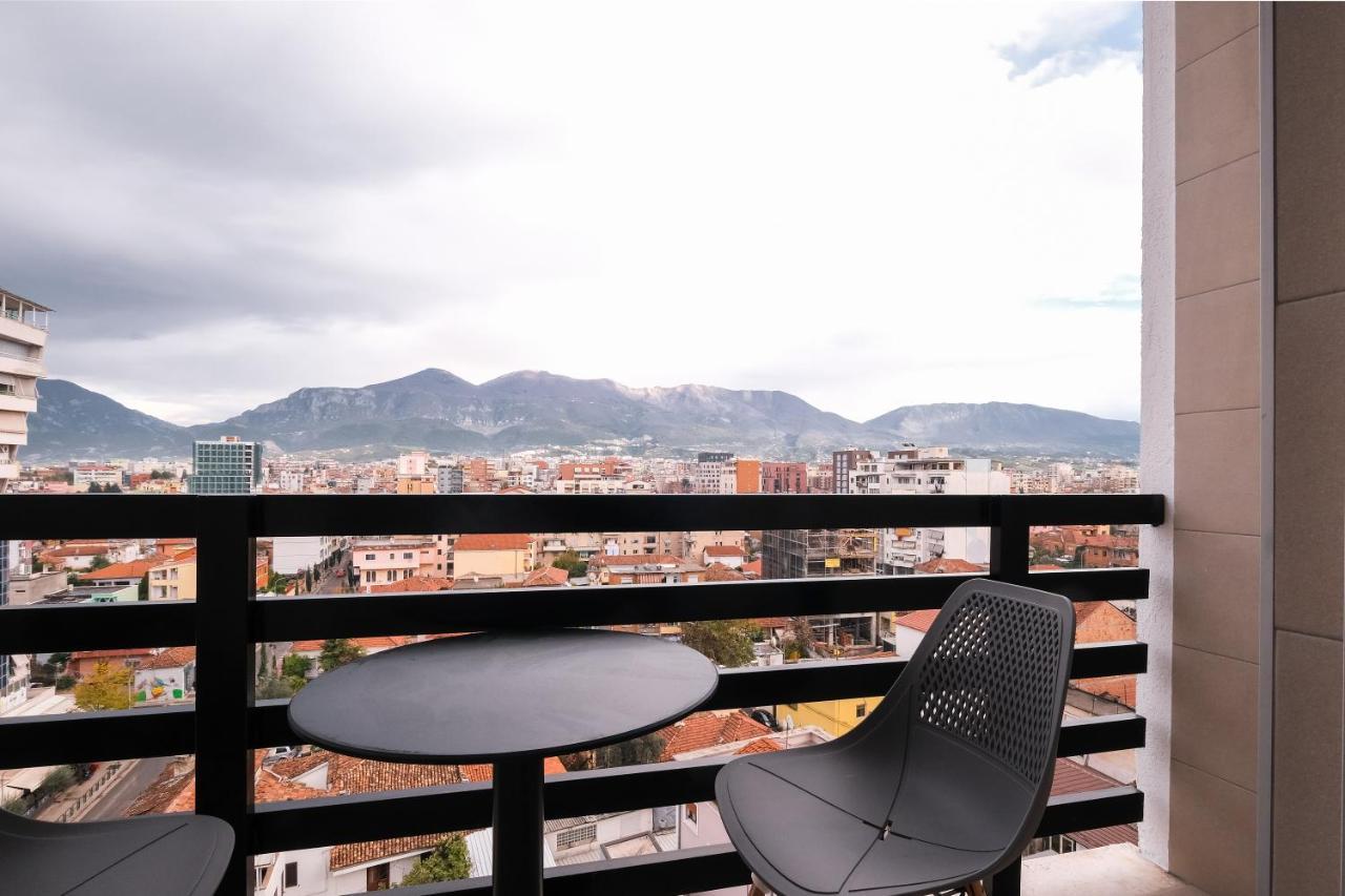 Two Steps Apartments Tirana Bagian luar foto