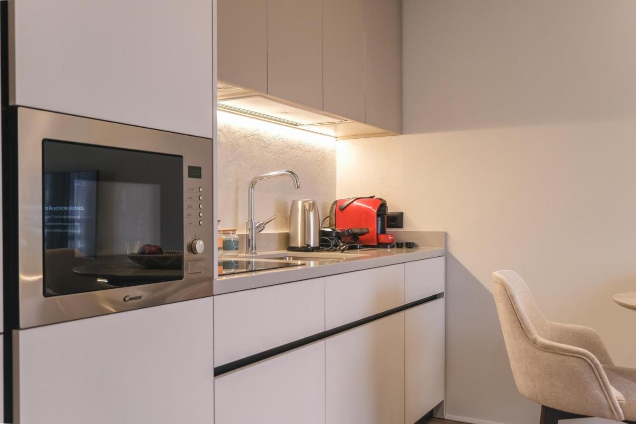 Two Steps Apartments Tirana Bagian luar foto