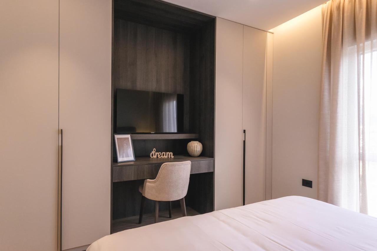 Two Steps Apartments Tirana Bagian luar foto