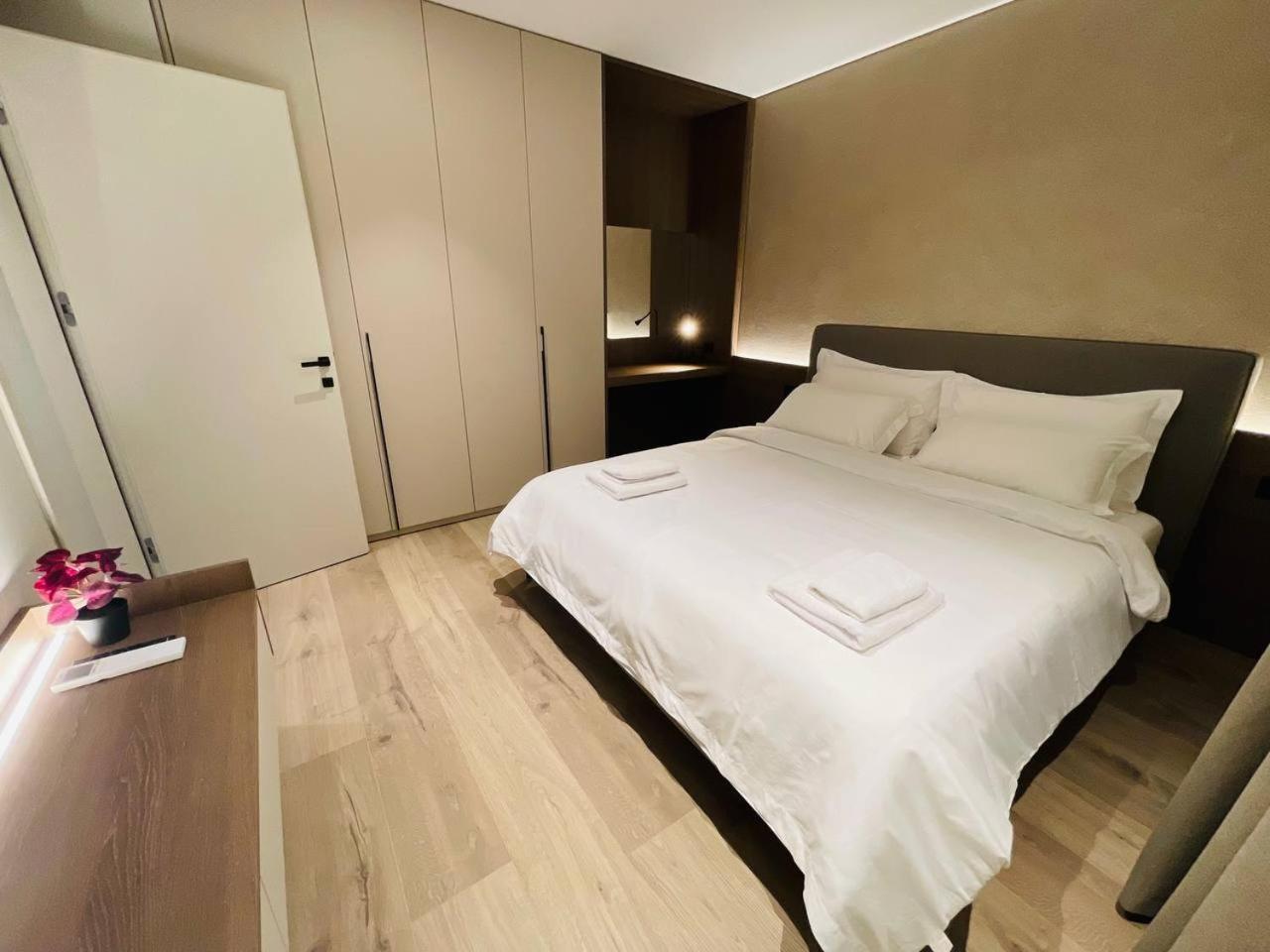 Two Steps Apartments Tirana Bagian luar foto