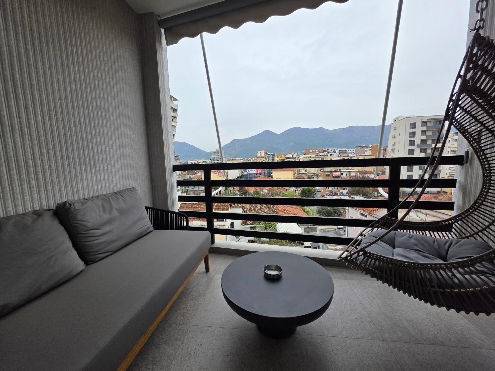 Two Steps Apartments Tirana Bagian luar foto