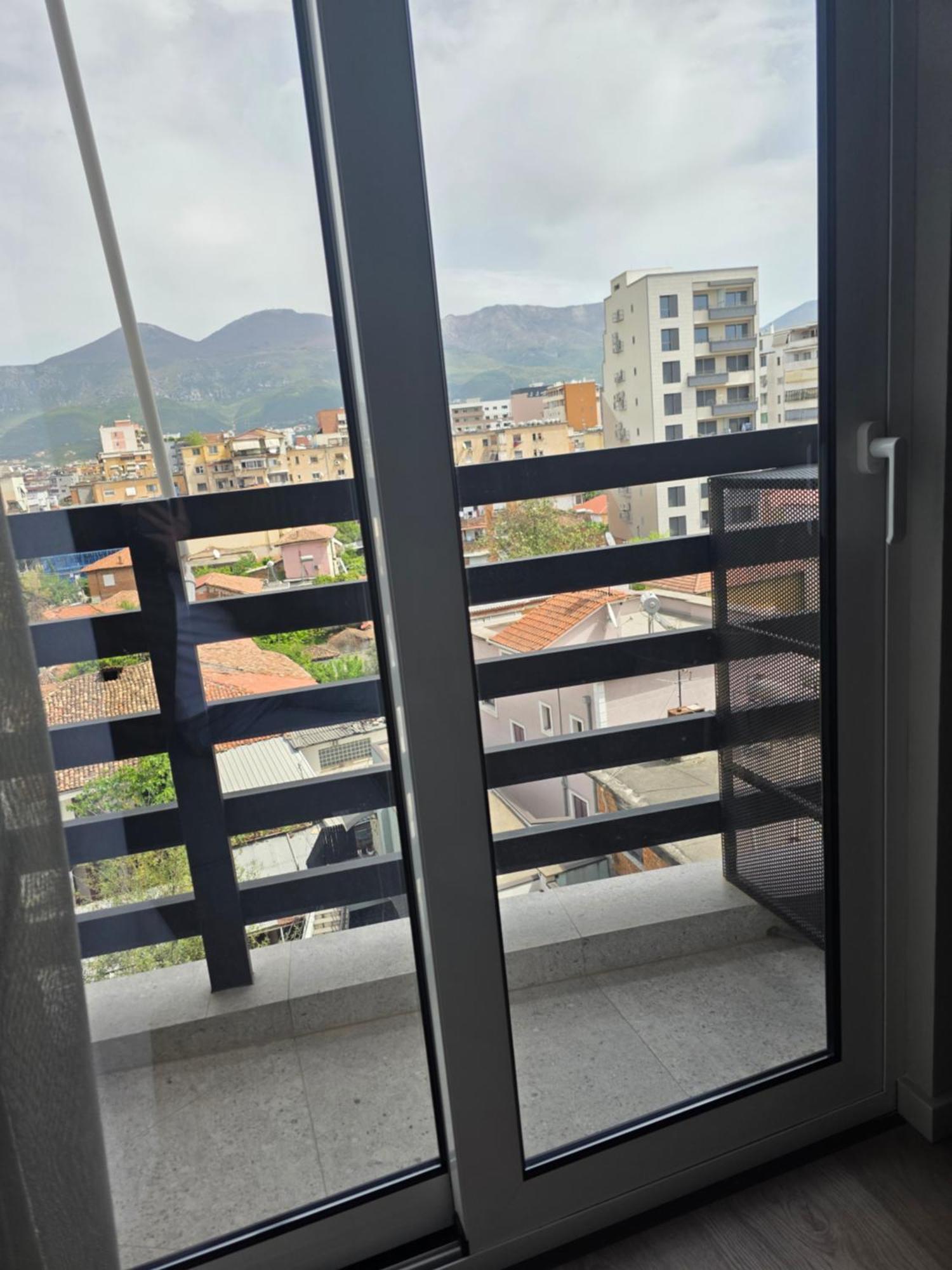 Two Steps Apartments Tirana Bagian luar foto
